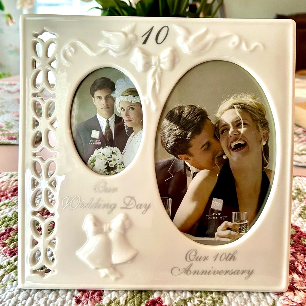 NEW - WHITE LACE & PROMISES PORCELAIN 10TH ANNIVERSARY FRAME by RUSS